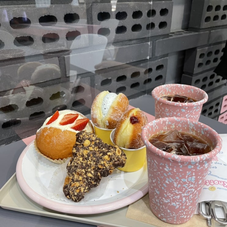  서울/여의도 ifc몰  :: 도넛 맛집 추천 "카페 노티드" (메뉴/가격/도넛/케이크)