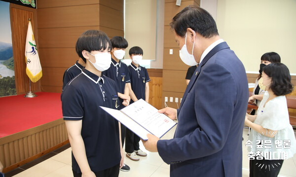  (재)옥천군장학회 2022년 상반기 장학증서 수여식 개최