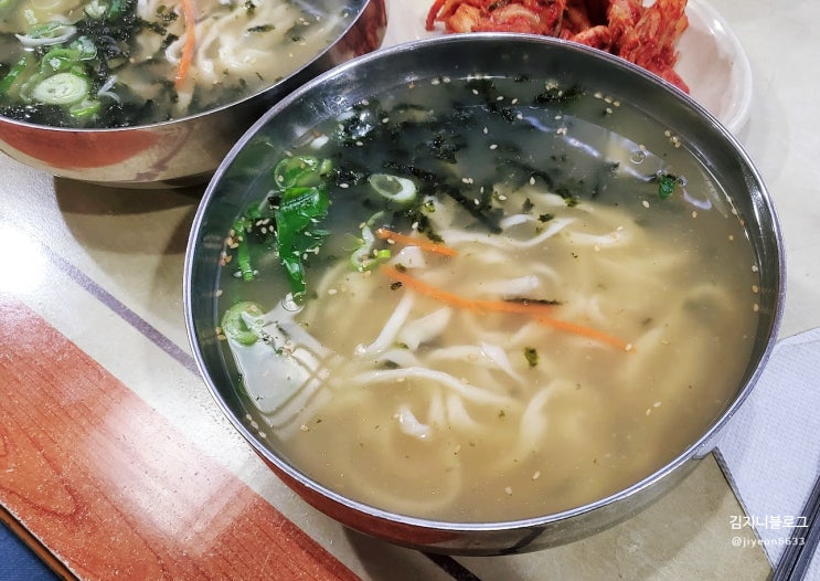  비 오는 날엔 칼국수 [ 총각 손칼국수, 설빙 ]