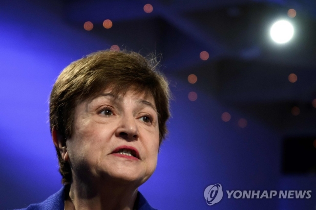 IMF, 美 올해 성장률 2.9%로 하향…"경기후퇴 피할 길 좁아" IMF, 美 올해 성장률 2.9%로 하향…"경기후퇴 피할 길 좁아"