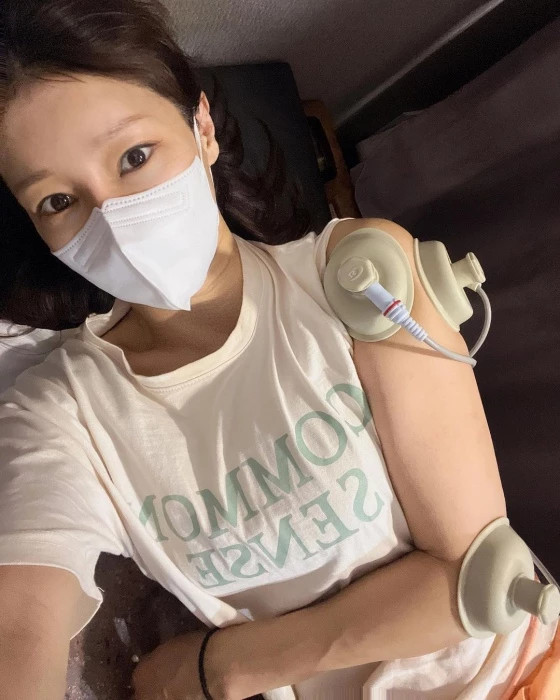 폴댄스에 빠진 가수 미나, 온 몸에 멍 들고 병원 신세까지...그럴만한 사연 있었다 폴댄스에 빠진 가수 미나, 온 몸에 멍 들고 병원 신세까지...그럴만한 사연 있었다