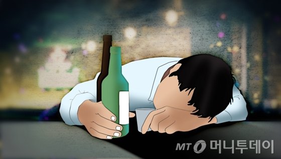 회식 끝난 뒤 집에 가다 담장 아래로 뚝…"법카 썼으니 산재" 회식 끝난 뒤 집에 가다 담장 아래로 뚝…"법카 썼으니 산재"