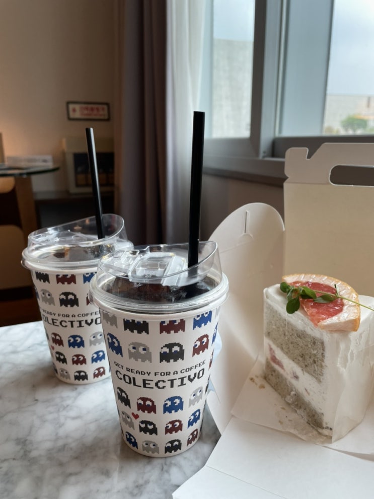  콜렉티보 타임스퀘어점, 케익도 맛있고 콜드브루도 깔끔했어요