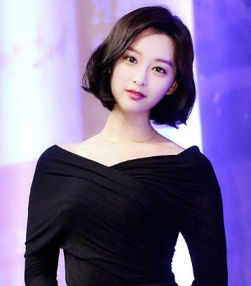  김지원 단발 머리 스타일 모아봤어요