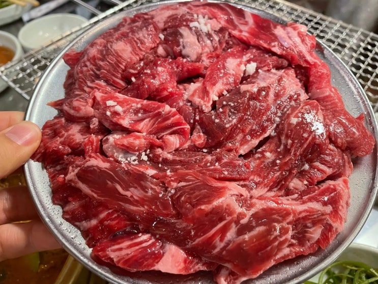  경대병원역 근처 레트로한 분위기의 고기 맛집'실비소갈비'