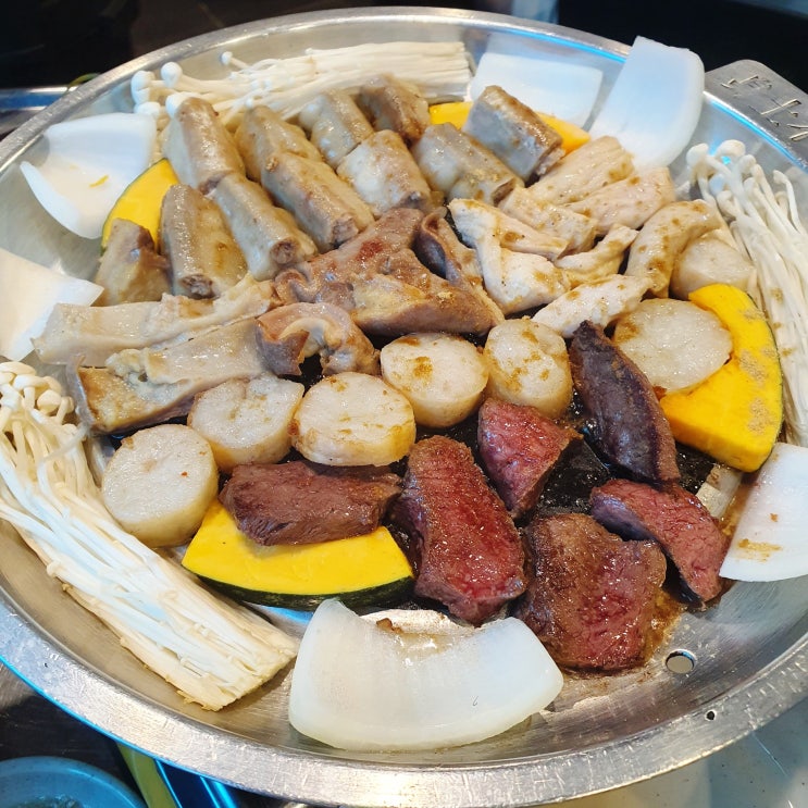  신촌역 맛집 모듬구이로 다양하게 즐기는 신촌 대박 황소 곱창