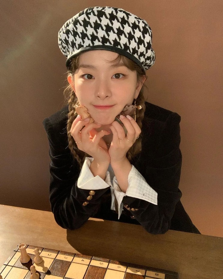 제주도 간 레드벨벳 슬기, "개에게 옷 뜯기고 있더라" 팬들 진쨔냐고 난리난 근황 제주도 간 레드벨벳 슬기, "개에게 옷 뜯기고 있더라" 팬들 진쨔냐고 난리난 근황