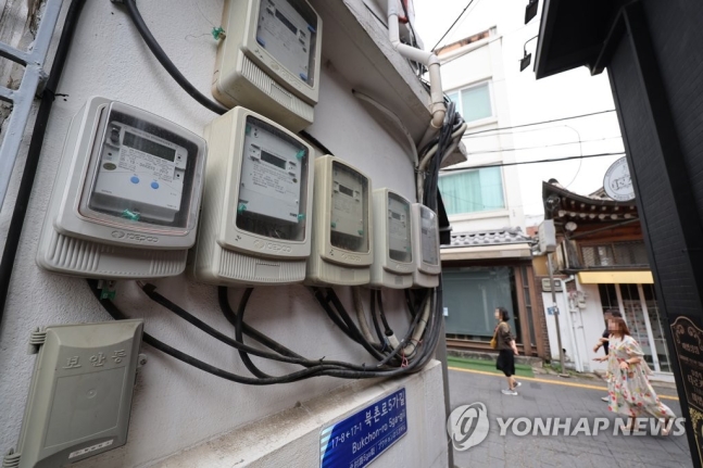 7월부터 전기요금 5원↑ 4인가구 월 1천535원↑…가스요금 동시인상 7월부터 전기요금 5원↑ 4인가구 월 1천535원↑…가스요금 동시인상