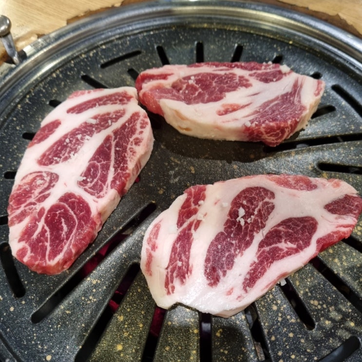  [강릉 연곡면] 연돈가 : 주문진 고기집 (영진해변 맛집)