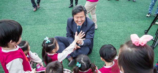 “문 안 열어준다” 구청장父 신고한 아들…아동학대 방임이란? “문 안 열어준다” 구청장父 신고한 아들…아동학대 방임이란?