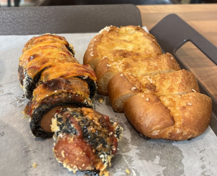  서울 역삼역 소금빵보다 소시지 빵이 맛있는 베이크하우스 진