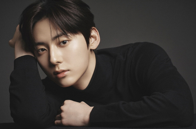 황민현 환혼 서율 갤러리 드라마 향수 아린 화보 배경화면 키 패션 mbti 인스타 집 나이 상견....