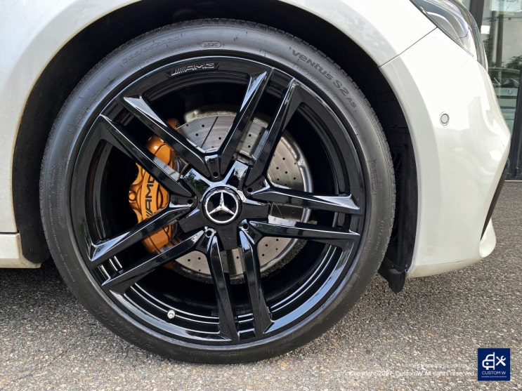 벤츠 E63 AMG 블랙유광 휠도색 & 카본 세라믹 골드 캘리퍼 도색