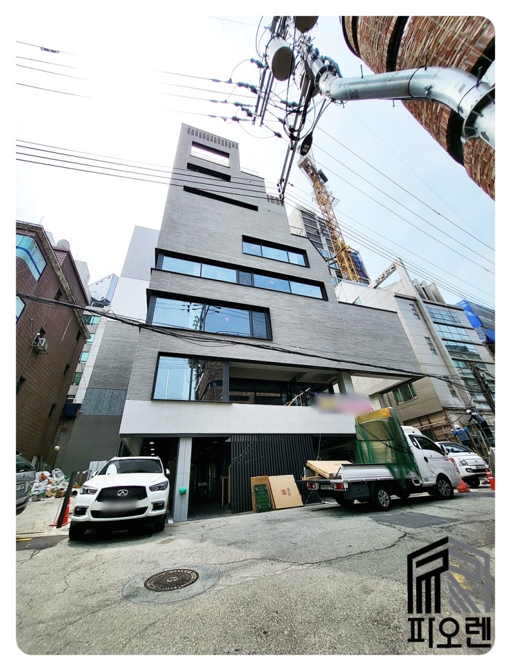  강남 논현동 신축 사무실+지하 스튜디오 - 강남구청역 역세권, 지하 스튜디오 추천, 지상 사무실, 연층임대 가능.