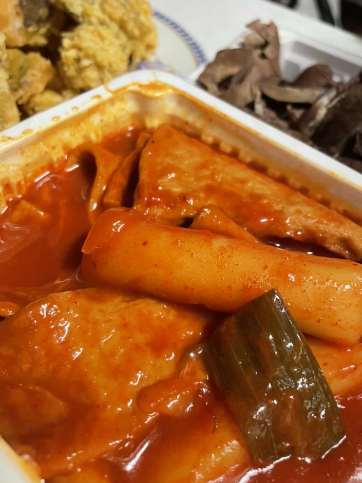  <회기역 맹자네떡볶이> 외국인이 "떡볶이가 뭐에요?" 라고 물으면 알려주고 싶은 옛날 떡볶이 맛집