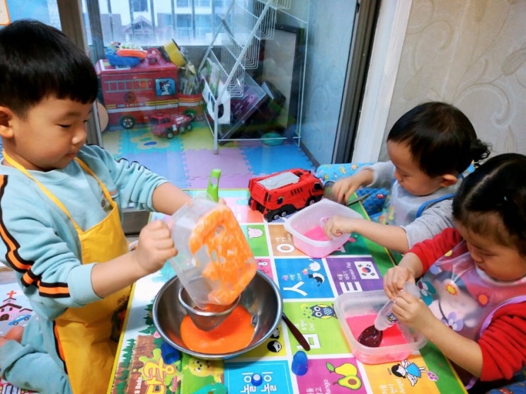  [엄마표 놀이] 액체괴물 만들기 도전!!