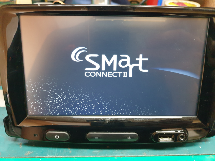 르노 QM3 스마트커넥터2(SMart CONNECT Ⅱ) DM-N71700 화면흐림, 화면출력불량 수리