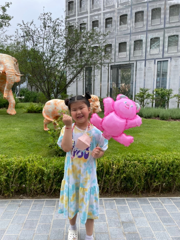  일곱살 딸이랑 시골쥐 두마리 서울 나들이 문츠바베큐 디올성수 서울역사박물관 라바타운 노티드 성수 서울역 태극당 알맹상점