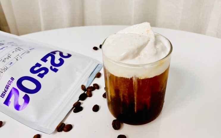 스프레이 휘핑크림으로 단짠단짠 소금커피 만들기 초간단 카페 비주얼 커피 만드는 법
