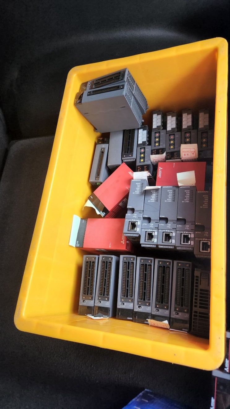  [미쓰비시] 서보앰프, 인버터 등 매입하였습니다.