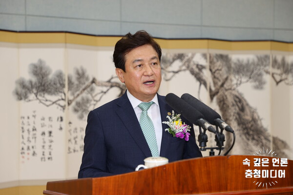  김병우 교육감 퇴임식 "학생 스스로 존엄을 가지고 꿈에 도전하라"