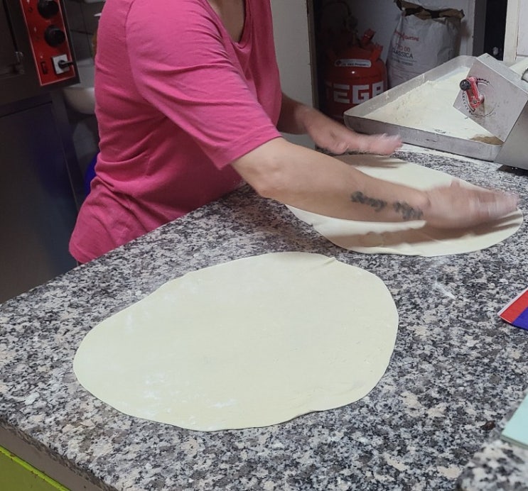 [음식점] 직접 구운 빵으로 케밥을 만들어주는 Alanya Döner Kebap Haus