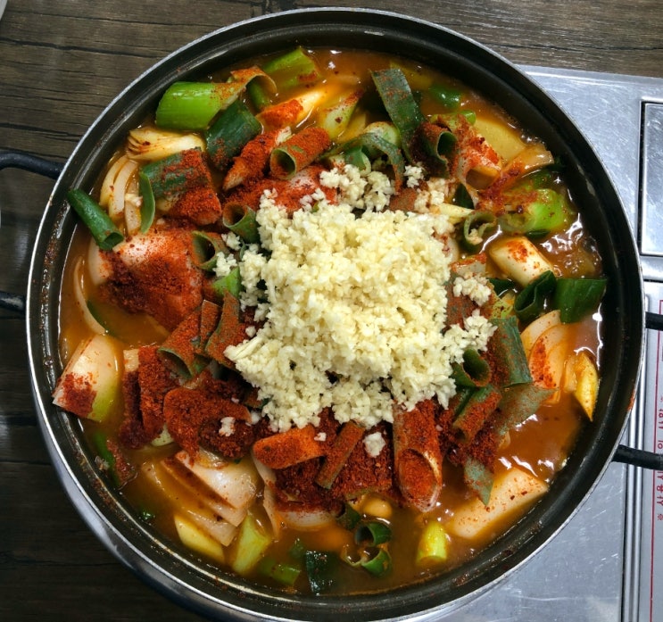  숨은 영등포구청 맛집 , 마늘이 듬뿍 들어간 닭볶음탕의 진미식당
