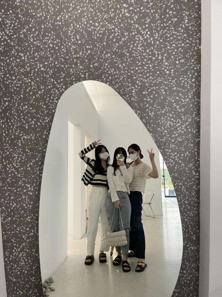  울산 달동 카페, 모던한 분위기의 그레블커피(Graverl)