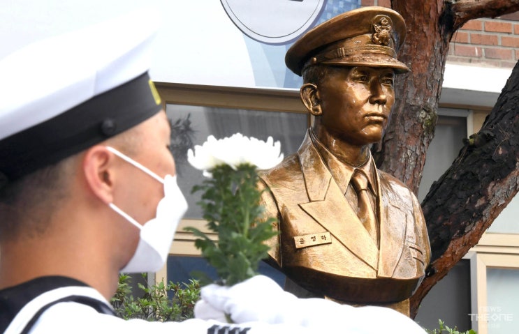 [포토뉴스] 제2연평해전 20주년, <b>윤영하 소령</b> 추모식 인천... 