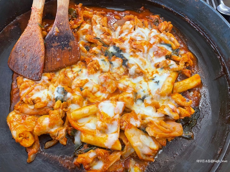  대구 남구 교대역 근처 맛집매콤한 철판 닭갈비를 맛볼 수 있는 곳 '김가네 철판 닭갈비 & 부대찌개'