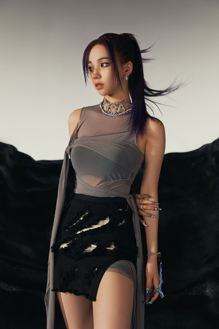 카리나 ㄹㅇ cg같이 생겼네 카리나 ㄹㅇ cg같이 생겼네
