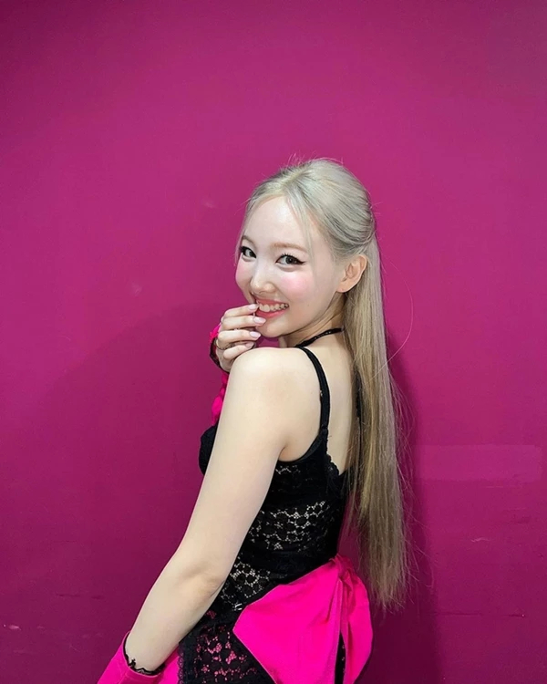 데뷔 7년 차 트와이스 나연, '팬 사인회 힘든 이유' 낮가림 때문에 사람과의 분위기 힘들어 데뷔 7년 차 트와이스 나연, '팬 사인회 힘든 이유' 낮가림 때문에 사람과의 분위기 힘들어