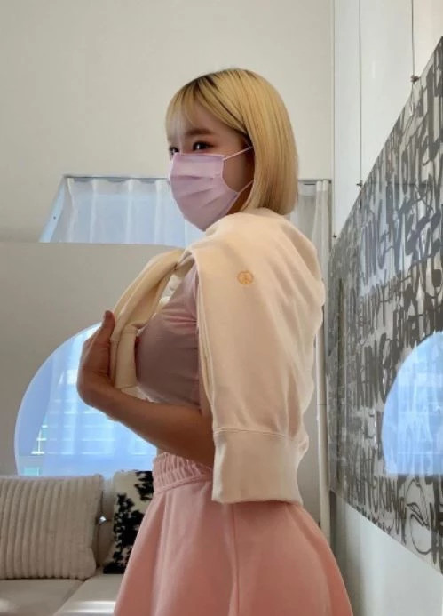 개그우먼 겸 배우 맹승지, 한 장으로 가린 몸매...파격적인 볼륨감에 모두 놀랐다 개그우먼 겸 배우 맹승지, 한 장으로 가린 몸매...파격적인 볼륨감에 모두 놀랐다