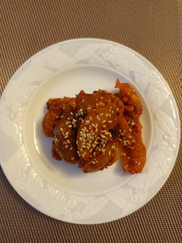 매실 장아찌 매실 장아찌 고추장무침 여름 밑반찬