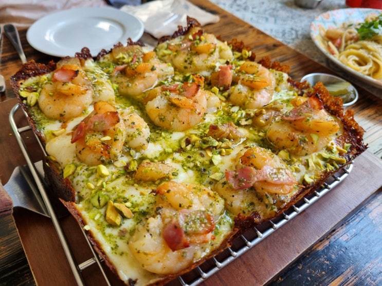 압구정로데오 맛집 맥주덕후피자덕후 디트로이트피자가 최고에요