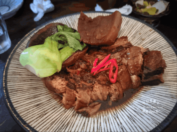  전주 신시가지 홍리단길 부타 혼술 하기에도 좋아~