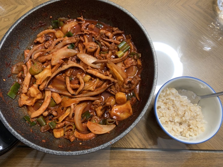  [집어가 매콤 오징어 볶음] 밀키트 후기/가격/식감/맛 맵기/조리과정/현미곤약밥