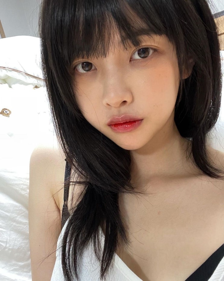 인터넷방송인 고말숙(장인숙), 몸매 과시하는 전신 망사 시스루 원피스 입은 파격적 사진 공개 인터넷방송인 고말숙(장인숙), 몸매 과시하는 전신 망사 시스루 원피스 입은 파격적 사진 공개