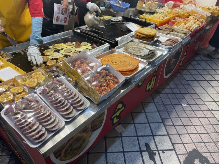속초시장 똑이네에서 야식 닭강정 새우강정 옥수수동동주