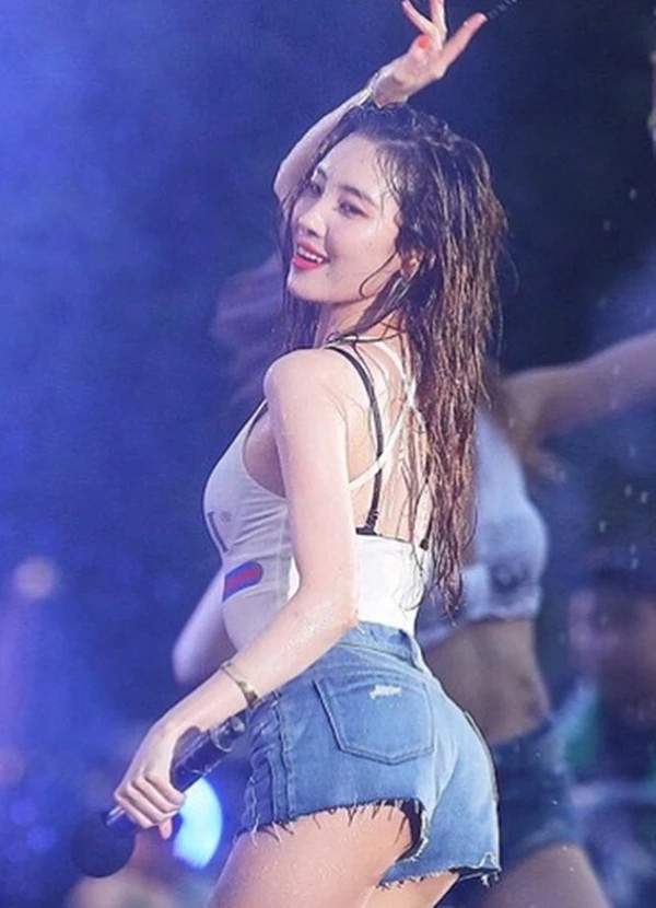 가수 선미, "수영복이 젖어 내려갔다" 과거 워터밤 무대 회상하며 아찔한 후기 전해 가수 선미, "수영복이 젖어 내려갔다" 과거 워터밤 무대 회상하며 아찔한 후기 전해