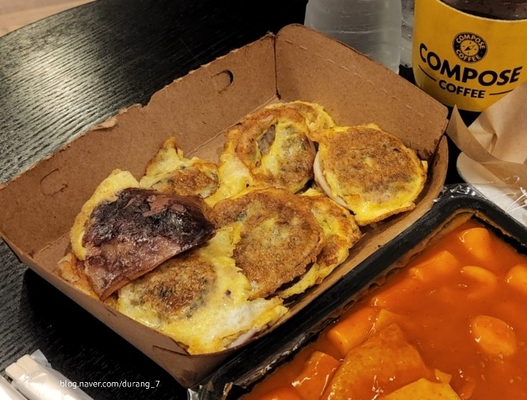 강릉 중앙시장, 월화거리 먹거리와 맛집 추천 [ 모자 호떡 / 명성 닭강정 오징어순대 / 달떡볶이 ]