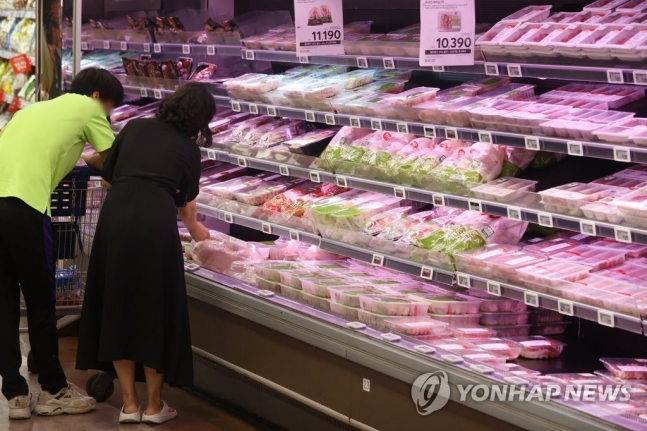 6% 넘보는 물가, 한여름에 정점 찍을까…연말까지 곳곳 '지뢰' 6% 넘보는 물가, 한여름에 정점 찍을까…연말까지 곳곳 '지뢰'
