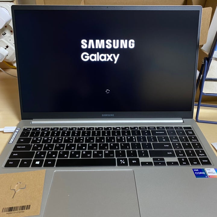  Samsung 삼성전자 갤럭시북 노트북 미스틱 블루 NT750XDZ-A71AU (i7-1165G7 39.6cm Win10 RAM 16GB NVMe 512GB)