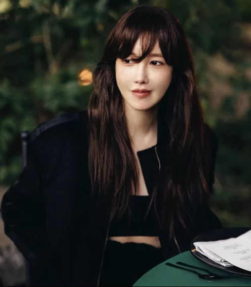 배우 이지아, 포르투갈에서 여유로운 한때 보내며...핫팬츠 입고 마네킹 몸매 자랑해 배우 이지아, 포르투갈에서 여유로운 한때 보내며...핫팬츠 입고 마네킹 몸매 자랑해