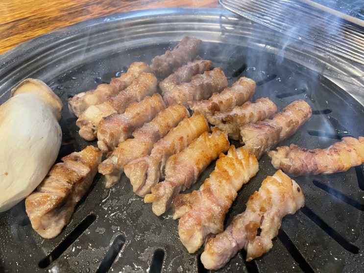  수원 인계동 고깃집 육풍 추천 메뉴는 삼겹살