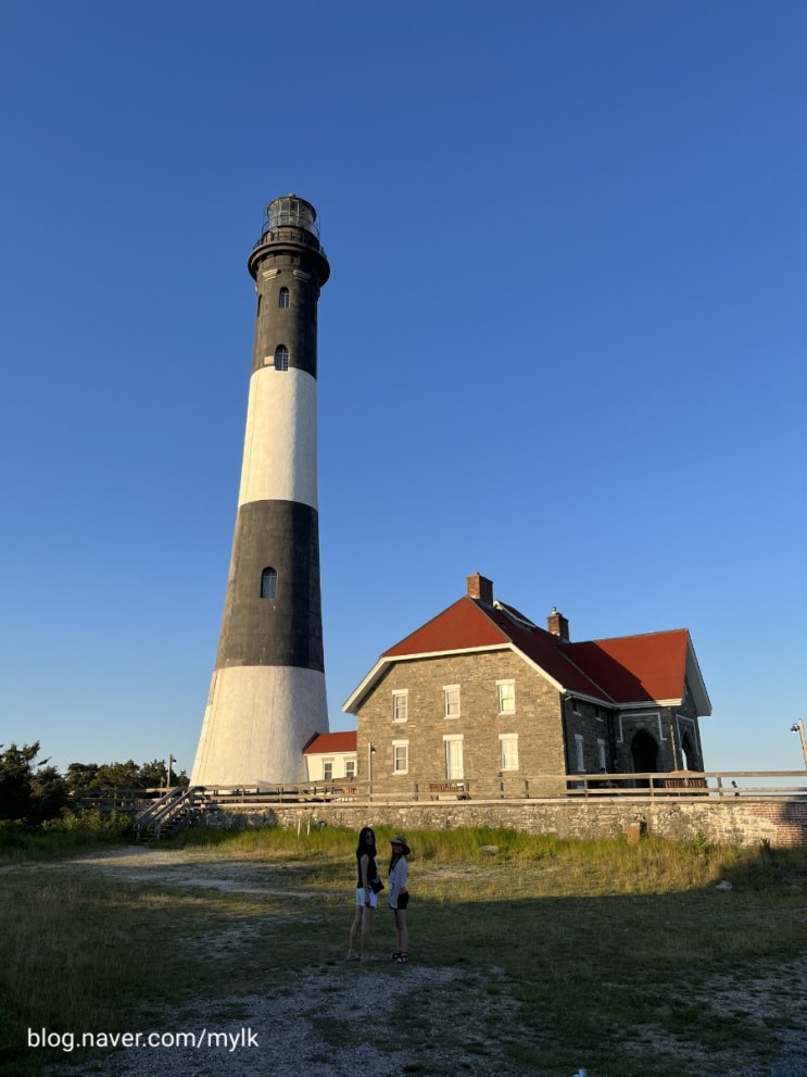  뉴욕 롱아일랜드 모세 비치: 뉴욕 주립공원 Robert Mose State park: Fire Island Lighthouse