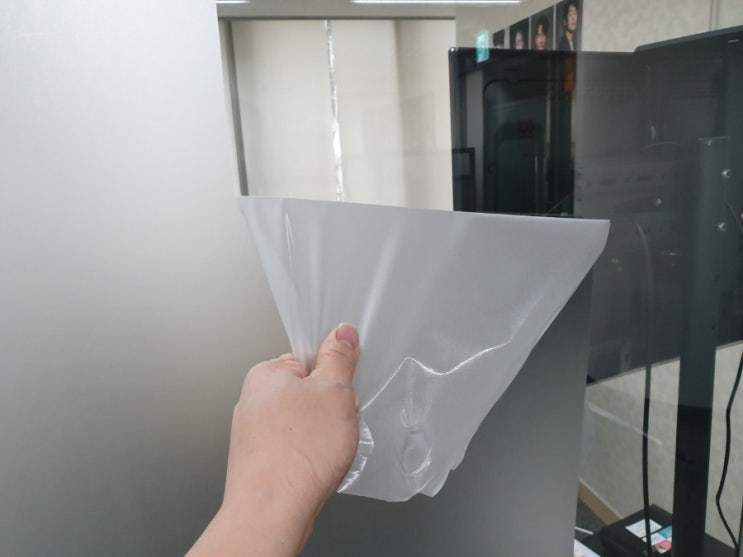  시트지 제거 및 유리 청소 (클리닝)