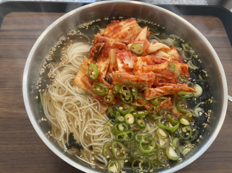  청구동 우이동멸치국수 김치말이 버전