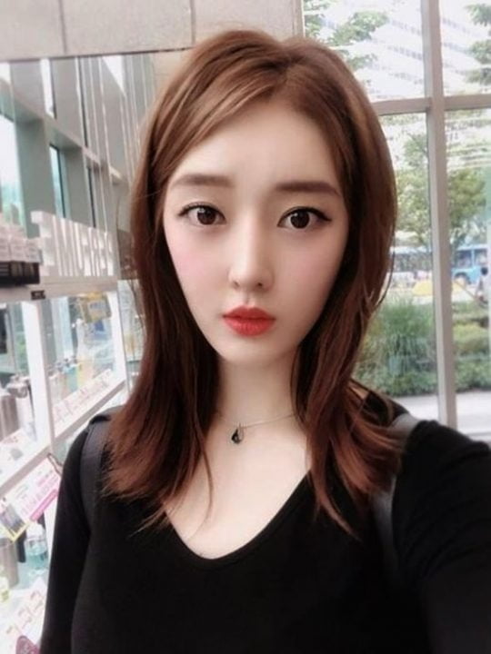 티아라 출신 한아름, 관계 불화 넘어 이혼 암시..."다 지긋지긋해" 토로하며 악플에 속앓이 티아라 출신 한아름, 관계 불화 넘어 이혼 암시..."다 지긋지긋해" 토로하며 악플에 속앓이