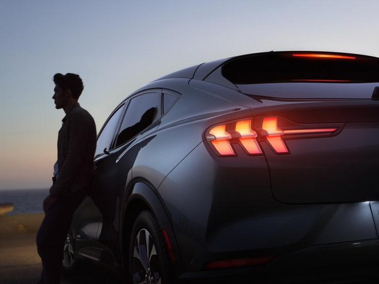  포드(FORD) 머스탱 마하-E, 대표 머슬카 머스탱을 SUV 패밀리카로
